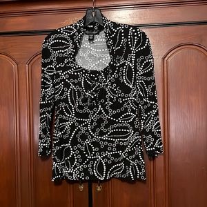 Cable & Gauge Cute Black & White Design Top Size Medium